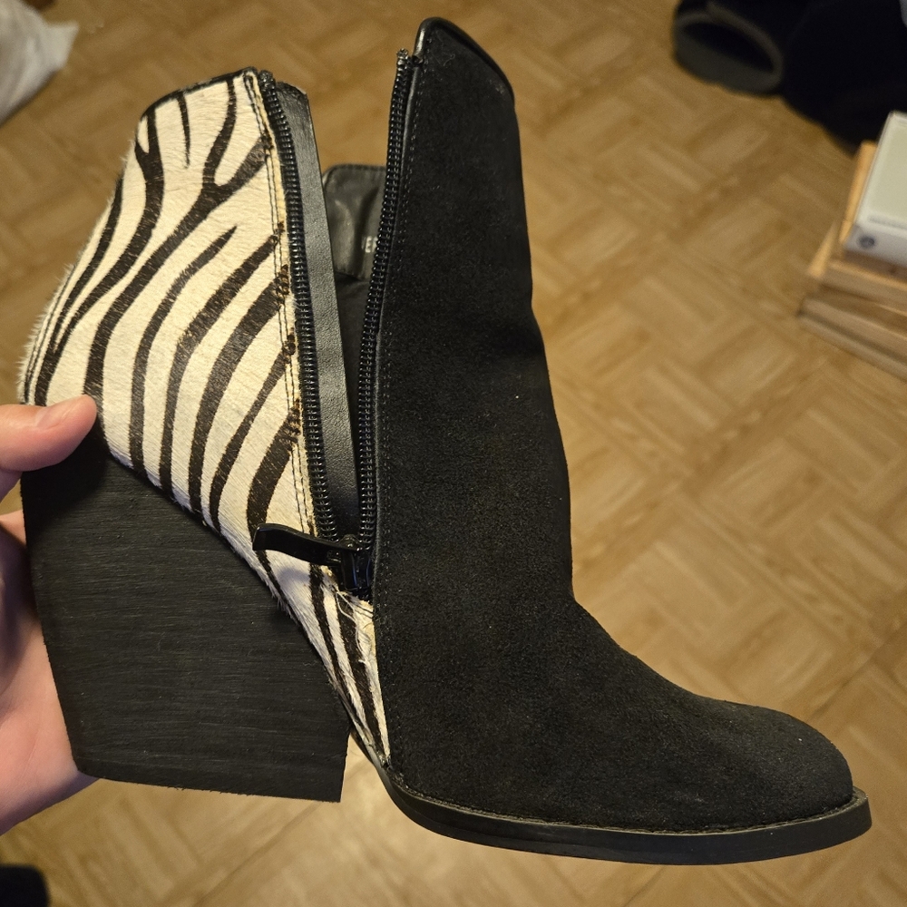 Very Volatile Wedge boots